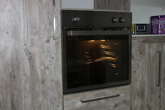 an image of a modern kitchen oven for baking